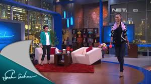 Paula juga sempat bertolak ke singapura pada tahun 2009 untuk berkarier di sana, meski awalnya dia sempat ragu. Sarah Sechan Paula Verhoeven Fashion Show Sambil Angkat Beban Distudio Youtube