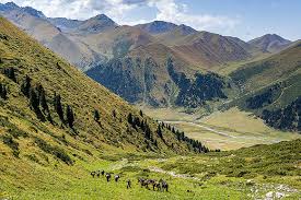 Although geographically isolated by its highly mountainous terrain, kyrgyzstan has been at the crossroads. é¦¬ã«ããã­ã«ã®ã¹ã¿ã³ã®ãã¬ãã­ã³ã° ã¸ã«ã¬ã©ã³ã¨ããºã¦ãã¥ã¯æ¹ã¸ æè¡ã®ã'ã³ã