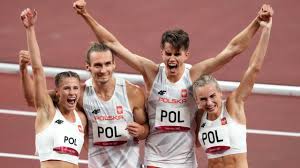 Brązowa kobieca sztafeta 4x400m z londynu z wizytą w ministerstwie sportu i turystyki. Tokio 2020 Kiedy Dekoracja Naszych Zlotych Medalistow Sztafety Mieszanej 4x400 M Gdzie Ogladac I O Ktorej Godzinie 01 08 Transmisja W Tvp Sport Tvp Pl