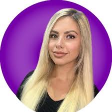 Managing my Instagram art page alongside my remote job, staying updated