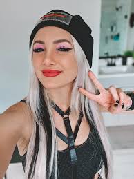 Fundraiser stream part one starts today at 3pm PT, 6pm ET! Help us raise  money for our tour and win cool prizes! http://www.twitch.tv/Halocene