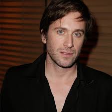 View all thomas dutronc tv. Thomas Dutronc Dans Les Loges De La Beaute Marie Claire