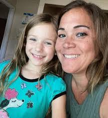 Kimberly Wadsworth's Instagram, Twitter & Facebook