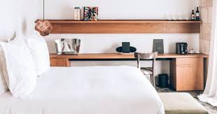 A l'école déjà, les enfants ont du mal à partager leur bureau. Gain De Place Petite Chambre Comment Faire Marie Claire