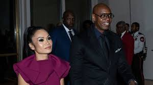 Seguidamente, la chica explicó que capella estaba evolucionado, pero repentinamente recayó tras presentar fuertes síntomas. La Verdad No Contada De La Esposa De Dave Chappelle Espanol News24viral