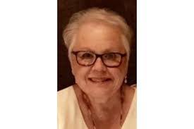 Bea Decker's Instagram, Twitter & Facebook