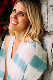 Courtney Dillon's Instagram, Twitter & Facebook