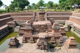Candi tikus is a ritual bathing pool (petirtaan) which is perhaps the most exciting recent candi tikus means 'rat temple', the name given to the discovery in 1914 because the site appeared during. 80 Gambar Candi Borobudur Dari Kardus Paling Hist Gambar Pixabay