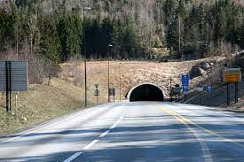 The oslofjord tunnel is a subsea road tunnel which traverses the oslofjord, connecting hurum and frogn in norway. Oslofjordtunnel Wikipedia