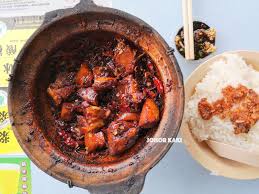 Another one of the more popular klang bak kut teh, get there early to avoid a queue, you can have it in clay pot or in bowl. Authentic Klang Bak Kut Teh In Jb 2 8 Food Centre Mount Austin é˜¿é¾è‚‰éª¨èŒ¶ Johor Kaki Travels For Food