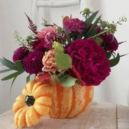 🎃Join us at O'Neill's Flowers for our Pumpkin Arrangement Workshop on  Saturday, October 26th, from 10:00 AM to 12:00 PM. In this hands-on  workshop, you'll create a beautiful pumpkin arrangement using flowers