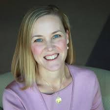 Carrie Hemphill's Instagram, Twitter & Facebook