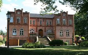 Neben der sicherheit in heim und haus bieten die attraktiven modelle auch einen gelungenen anblick. Herrenhaus Gut Gortz Aussteller Kunstler Hofcafe Und Mehr