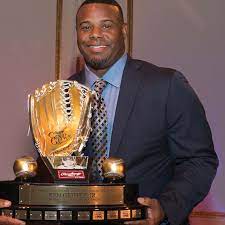 For his career, griffey hit.284 to go with 630 home runs, which is seventh in mlb history. 2017 Rawlings Gold Glove Award Winners Announced