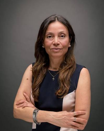 Carolina Ortúzar siempre supo que sería abogada. Desde sus días escolares en las Monjas Francesas de Viña del Mar tenía clara su vocación, y no dudó en estudiar Derecho en la PUCV,