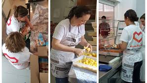 Choose from the largest selection of soup restaurants and have your meal delivered to your door. Volunteering In The Soup Kitchen It Gives Me Much More Than What I Bring Atresmedia Corporacion