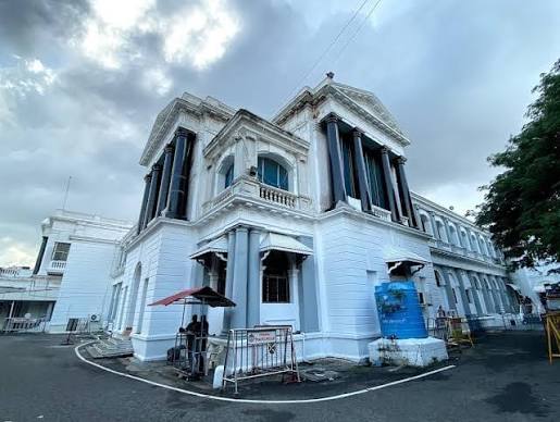 Saint George forte Chennai, India Is a fortress in the coastal city of Chennai, India. Founded in 1639, it was the first fortress in India. The forte currently houses the legislative assembly
