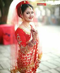 Nepali Wedding Tradition Nepal Marriage Bride Makeup Simple Saree Dress Stunning Bride Bride Clothes Bride Photography