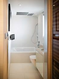 Sie nimmt gerade in kleinen bädern viel platz weg und nimmt hinter der dusche immer mehr eine untergeordnete priorität ein. Kleine Und Moderne Badezimmer Mit Badewanne Freshouse