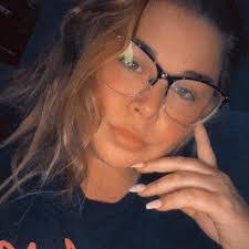 Emily Earlywine's Instagram, Twitter & Facebook