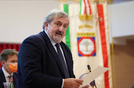 In una campania che si appresta a diventare rossa i sindaci dei comuni di castellammare di stabia, gragnano e santa maria la carità hanno deciso ecco quali saranno le nuove regole per i tre comuni campani. La Puglia In Zona Rossa Rafforzata Emiliano Incontra Le Associazioni Di Categoria
