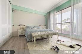 主臥房以tiffany 藍的顏色設定 加上美式鄉村風格的重點材質文化石 與白色木料的床頭背板 帶入不做作的自然感 而櫃體則以線板收邊和壁紙結合 點綴精緻的語彙 furniture home home decor