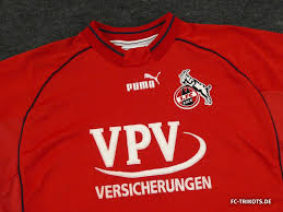 Fc köln hat die kündigung eines mitglieds öffentlich gemacht, das sich über die darstellung der großmoschee auf dem neuen trikot des bundesligisten beklagt hatte. 1 Fc Koln 2001 02 Home Kit