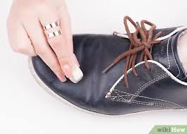 White shoes hit trends pretty badly in the latest years and i bet that every fashionista has a pair. 3 Ways To Remove Dark Scuffs From Shoes Wikihow