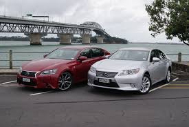 Compare msrp, invoice pricing, and other features on the 2016 lexus es 350 and 2016 toyota avalon. Lexus Es Vs Lexus Gs Two Very Different Cars Nz Herald