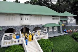 The palace faces the straits of johor and has a bird's eye view of singapore, a former possession of the sultanate. It Took 2 300 Hours 95 Days To Build This Lego Istana Bukit Serene Model Coconuts Singapore