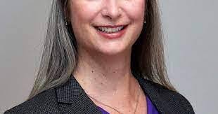 Lara Kirkpatrick's Instagram, Twitter & Facebook