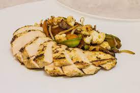 Blanc De Poulet Au Yaourt Legumes Sautes Par Alain Ducasse Recette Recette Poulet Legumes Sautes Blanc De Poulet
