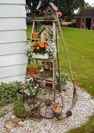 See more ideas about old ladder, ladder decor and decor. Outdoor Garden Decorations Made Of Old Wooden Ladders Garden Projects Garden Decor Garden Art
