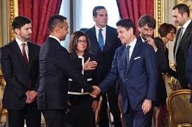 Trenta giorni dopo l'apertura della crisi, giura il nuovo governo guidato da giuseppe conte. Governo Conte Bis Il Giuramento Dei Ministri Al Quirinale Politica Quotidiano Net