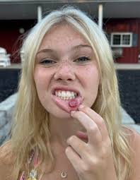 My girlfriend has this