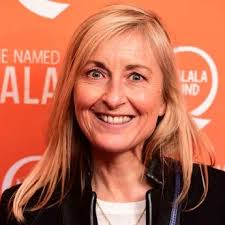 Spiderman 2 star Andrew Garfield is a geek who has always spun a web around  girls