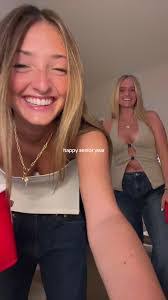 Peyton Munn's Instagram, Twitter & Facebook