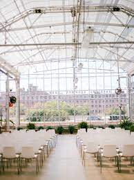 Downtown Grand Rapids Wedding As Published On The Overwhelmed Bride An Organic Elegant Wedd Wedding Marketing Michigan Wedding Venues Grand Rapids Wedding