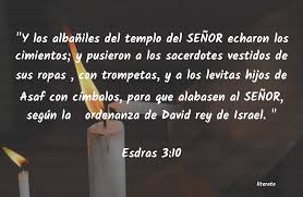 Esdras era un sacerdote (7:11, 12, 21; La Biblia Esdras 3 10