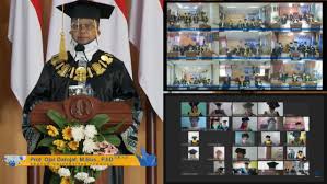 Wisuda periode ii tahun akademik 2019/2020 berlangsung selama dua hari, yaitu pada selasa (17/12) dan rabu (18/12). Dampak Pandemi Covid 19 Universitas Terbuka Gelar Wisuda Daring Dengan Protokol Kesehatan Ketat