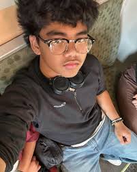 everybody smile 😁📸 this has been the coolest most awesome opportunity  i've ever gotten and i'm forever grateful for all these amazing people  director : anne lague @annielague choreographer: olivia harbin  @oliviaharbinnn