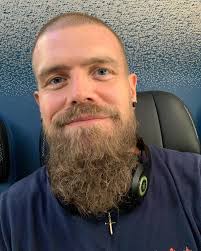 My name is Chris Gray. I'm a husband, a father of 4 amazing children… and  I'm a professional storyteller. To learn more about how I can be of service  to your school