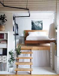 Di dalam luasan ini terdapat 3 buah kamar tidur yang berderet di kiri dan belakang bangunan dengan ukuran masing masing 1 kamar berukuran 3x3 meter dan 2 kamar berukuran 3.5x3.5 meter. 30 Desain Kamar Tidur Ukuran Kecil Yang Indah Artistik Rumahpedia