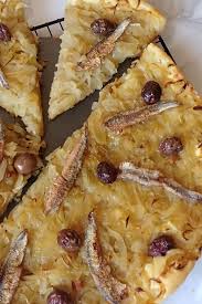 Pissaladiere The Nicoise Onion Tart En 2020 Recettes Gastronomiques Tarte A L Oignon Idee Recette