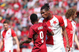 Před derby mluví o příchodu do evropy, přestupu do slavie, ambicích i rodině. Navrat Milacka Slavistickych Fanousku Simon Deli Je Spojovan S Prestupem Do Slavie Ruik