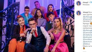 Mini majk tekst piosenki i tłumaczenie. Team X 2 Kim Sa Czlonkowie Nowego Skladu 4fun Tv