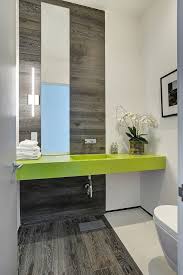 Traumhafte Designer Villa In Beverly Hills Von Amit Apel Wc Renovieren Badezimmer Grun Design Fur Zuhause