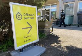 Podle ní by měli přijít na řadu nejprve osoby starší 65 let a chronicky nemocní pacienti, následně pracovníci orgánů ochrany veřejného zdraví v oblasti epidemie, pracovníci v sociálních službách, příslušníci armády a dalších. Lide Od 45 Let Se Budou Moci Registrovat K Ockovani Od Pondelni Pulnoci Pribram Cz Www Pribram Cz