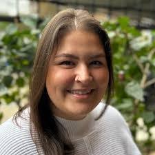 Julia Chapman's Instagram, Twitter & Facebook