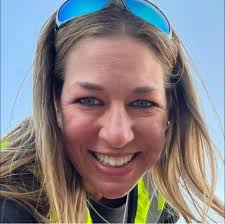 What is the name and phone number of the new taco place above the Blast?